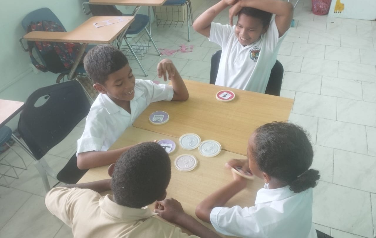 Estudiantes de Darién refuerzan la lectura y escritura