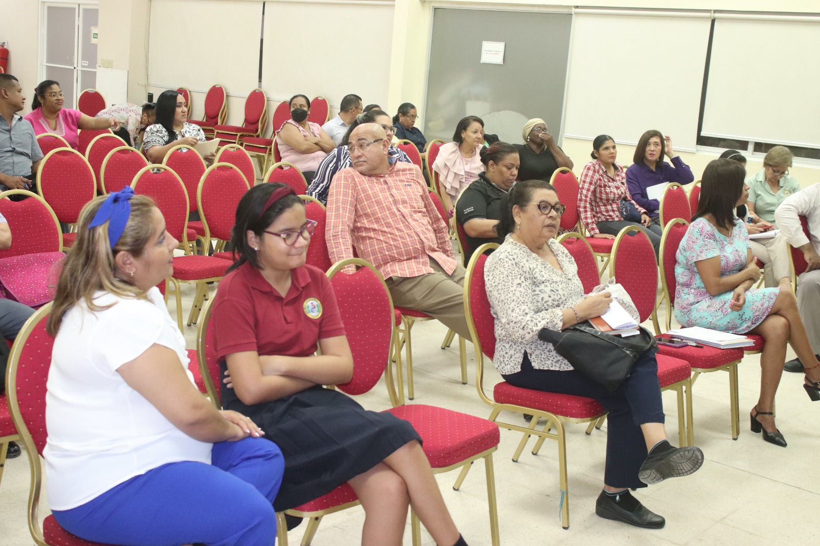 Concluye curso de cultura financiera para docentes de la EVE