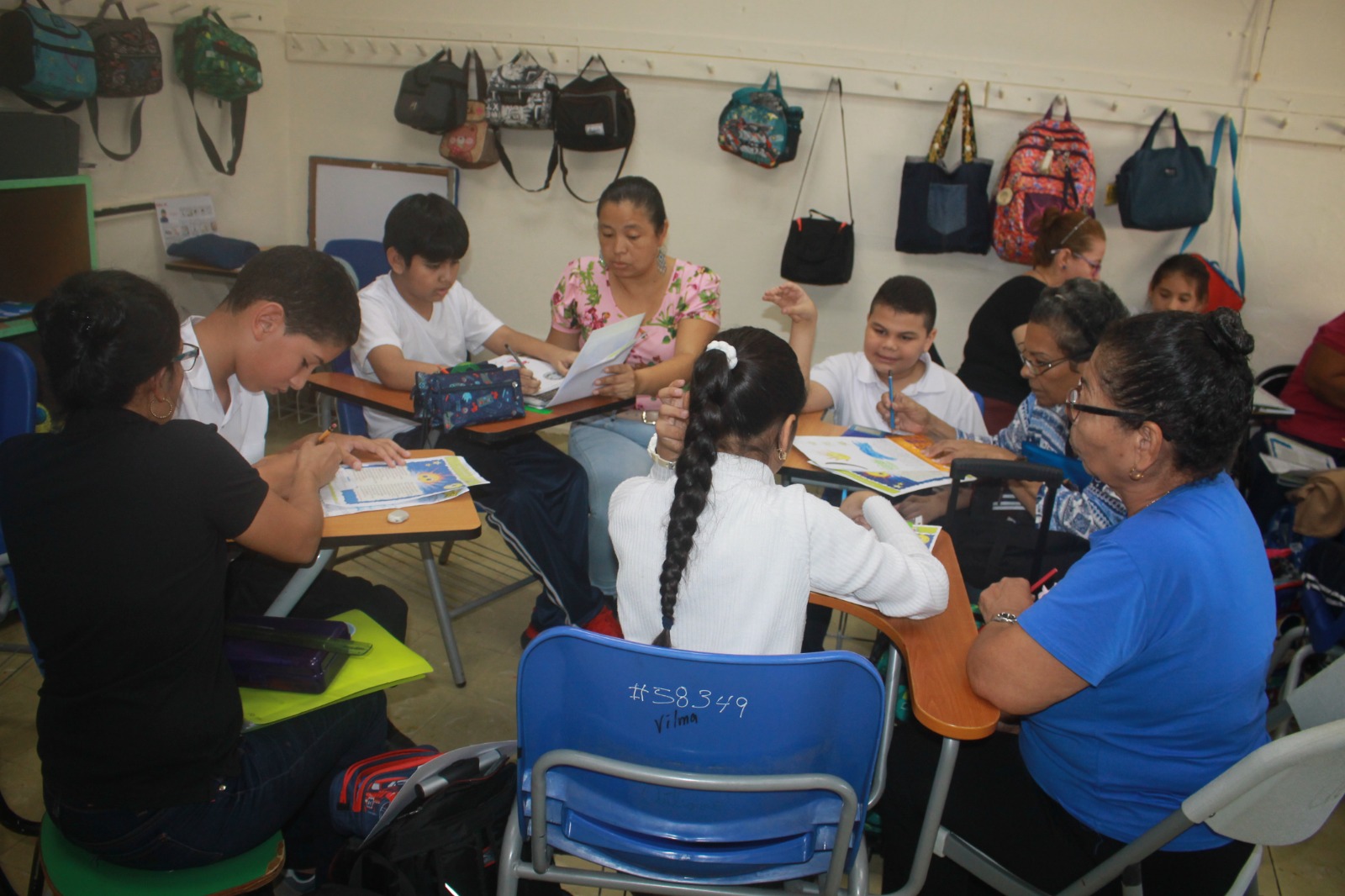 Fortalecen proceso de lectura comprensiva en estudiantes de Autismo