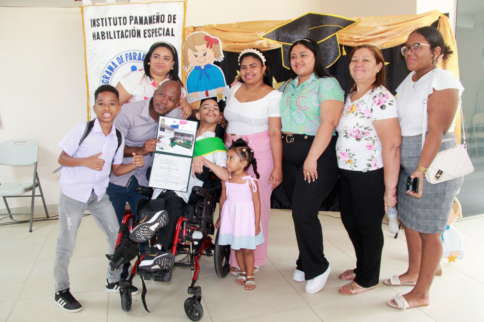 IPHE realiza con éxito la graduación de estudiantes de Premedia y Media CTI
