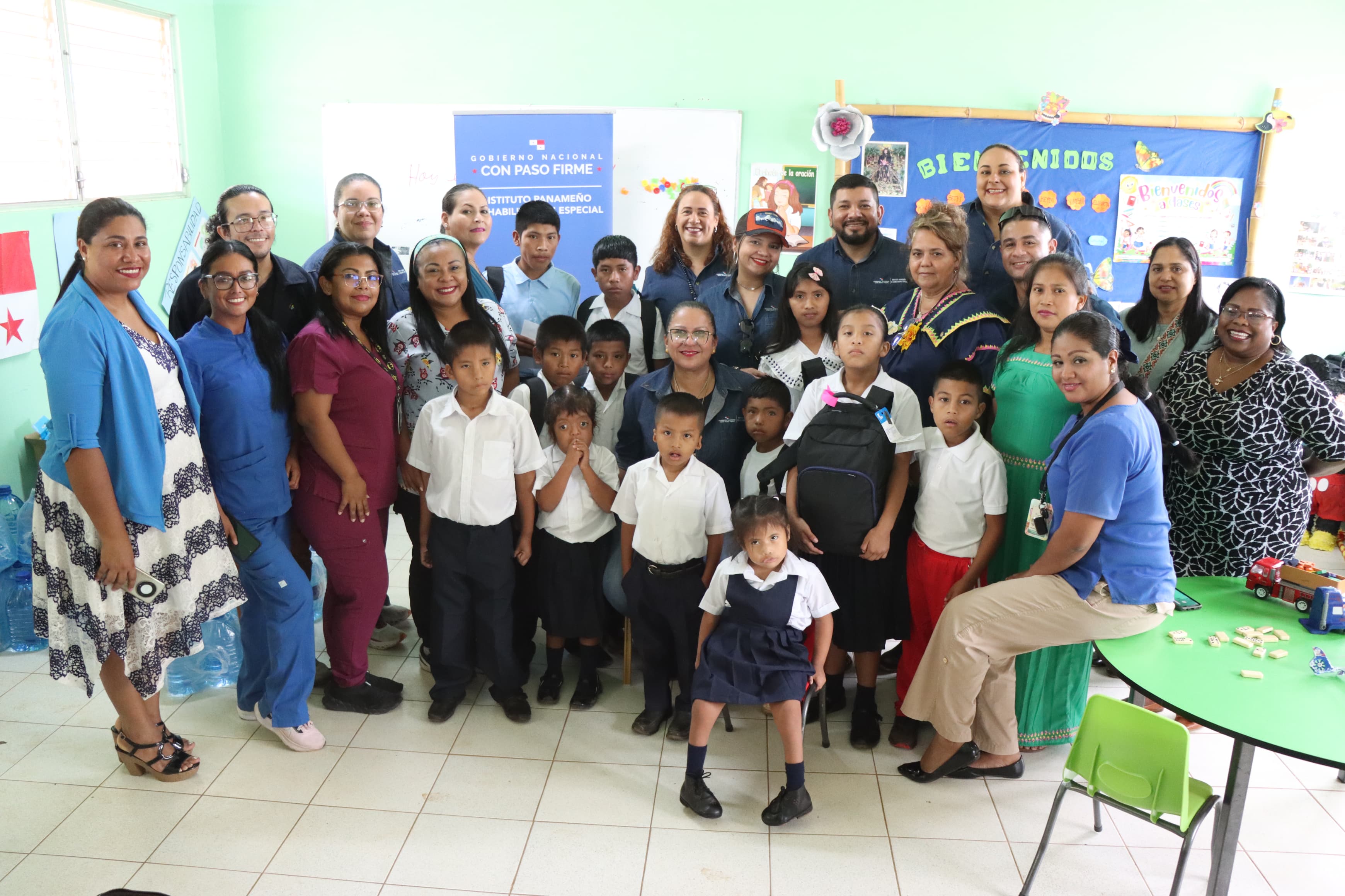 IPHE lleva alegría y ayuda a la escuela de Hato Julí en el “Día de las Buenas Acciones”