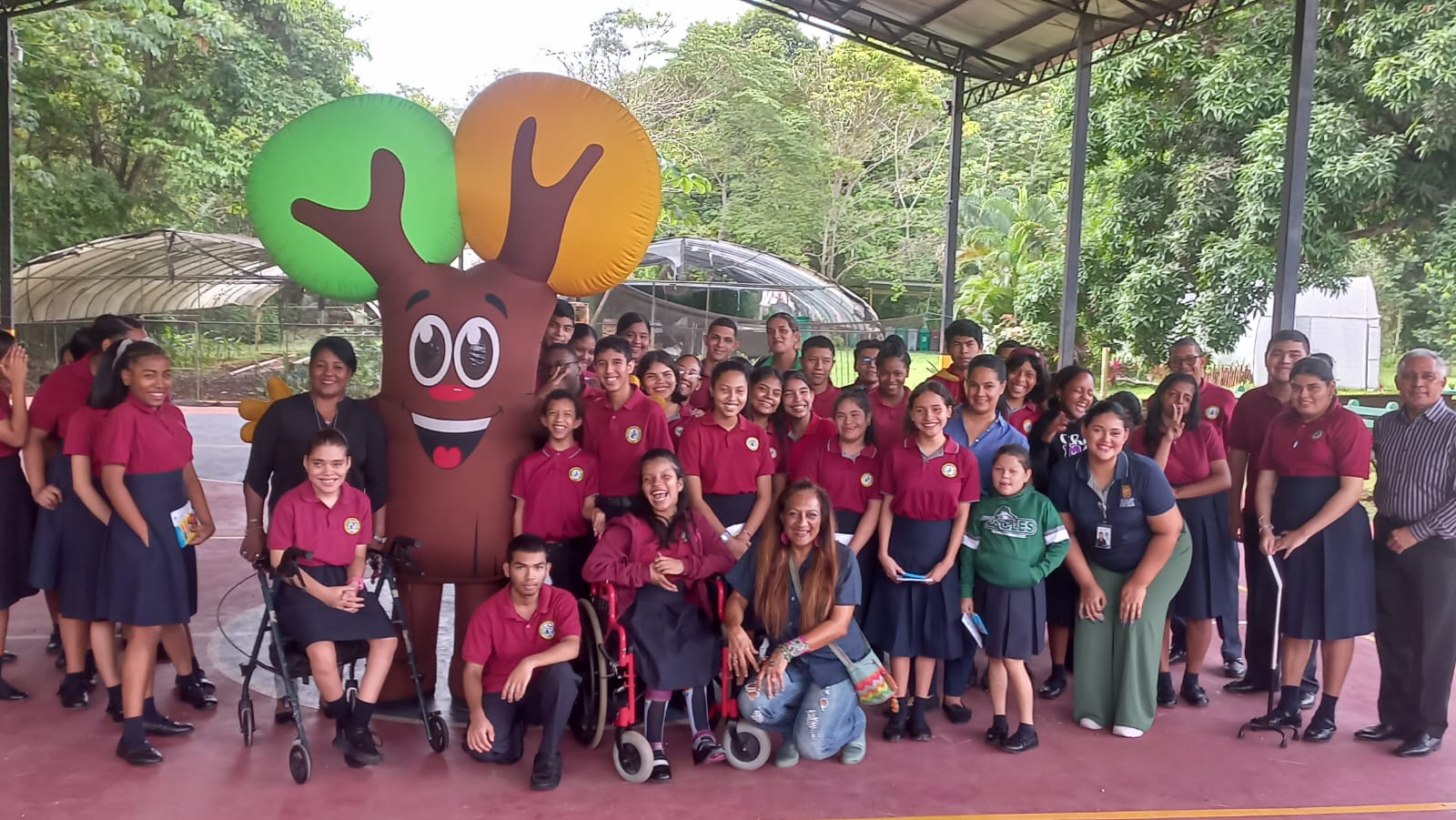 Estudiantes de la EVE del IPHE participan en el Tour de Guayo para fomentar la conciencia ambiental