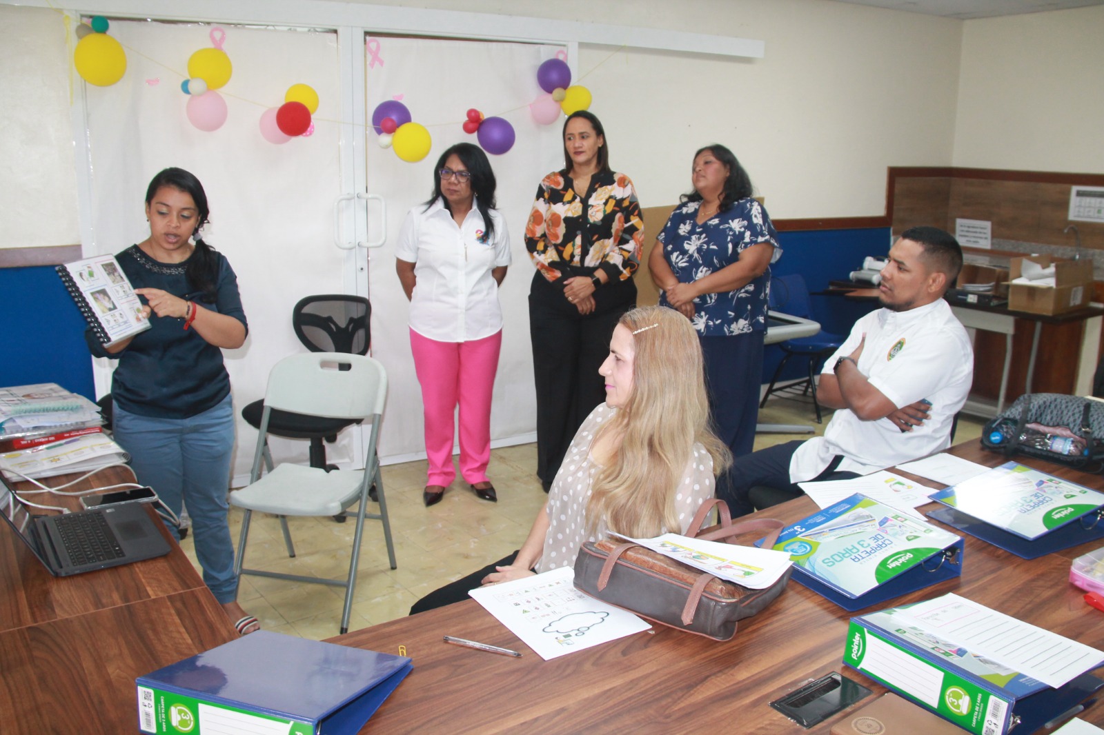 Docentes del IPHE Tocumen elaboran materiales didácticos para reforzar el proceso de enseñanza