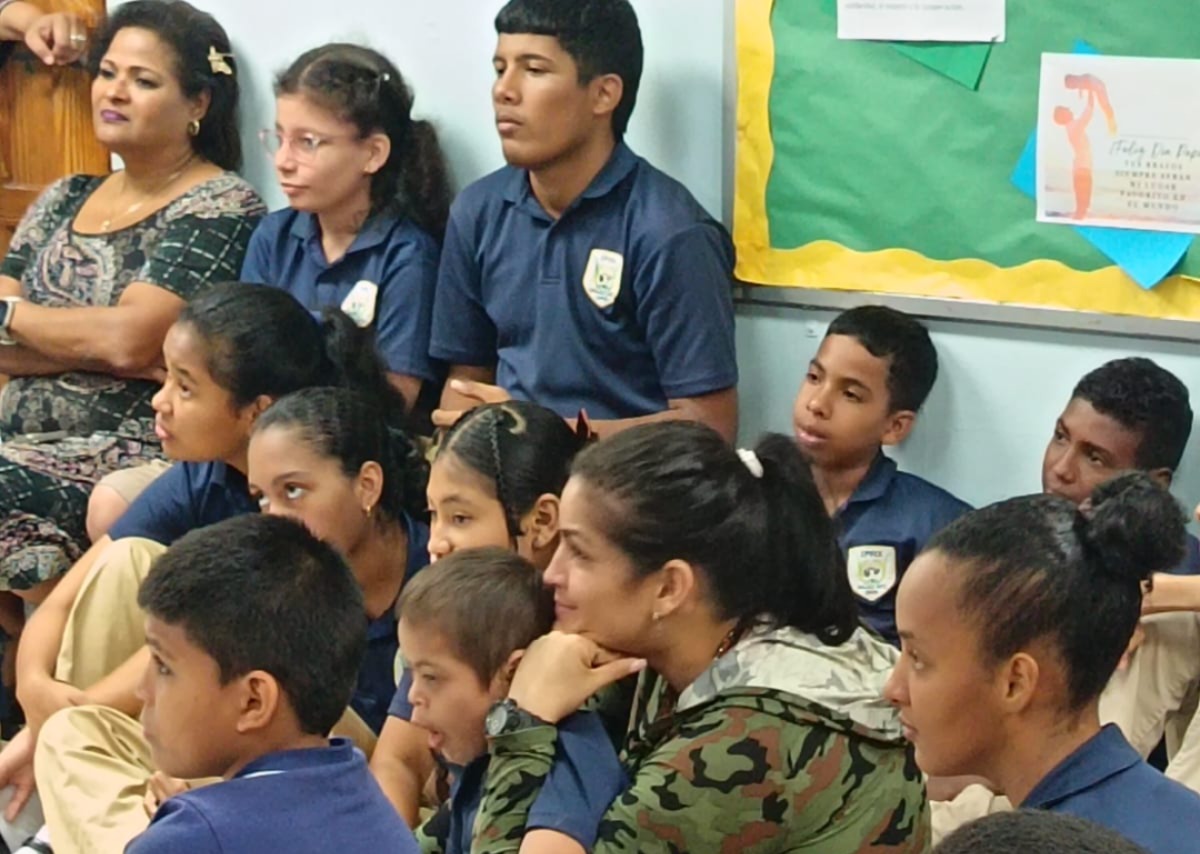 Estudiantes de Chepo participan en jornada de cuentacuentos para promover la lectura y la inclusión.