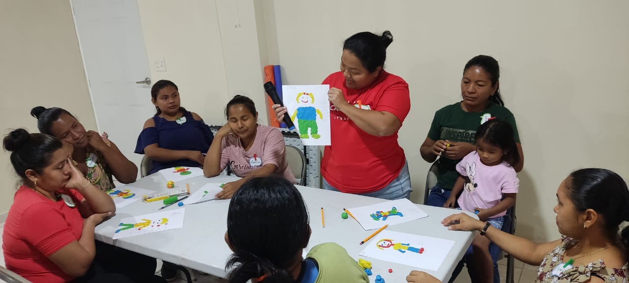 Padres de Antón participan de docencia sobre Crianza Positiva