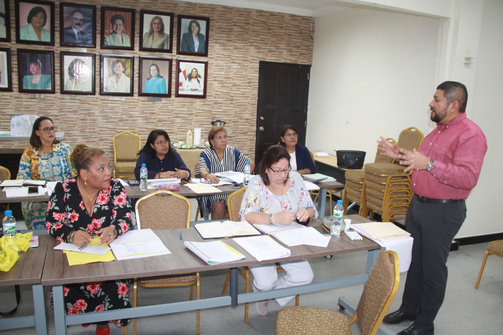 Comisión de las Carreras Técnicas Intermedias (CTI) actualiza planes de estudio.