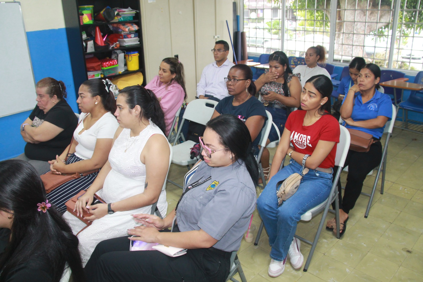 “Escuchar para Sanar”: IPHE fortalece el vínculo emocional entre padres e hijos