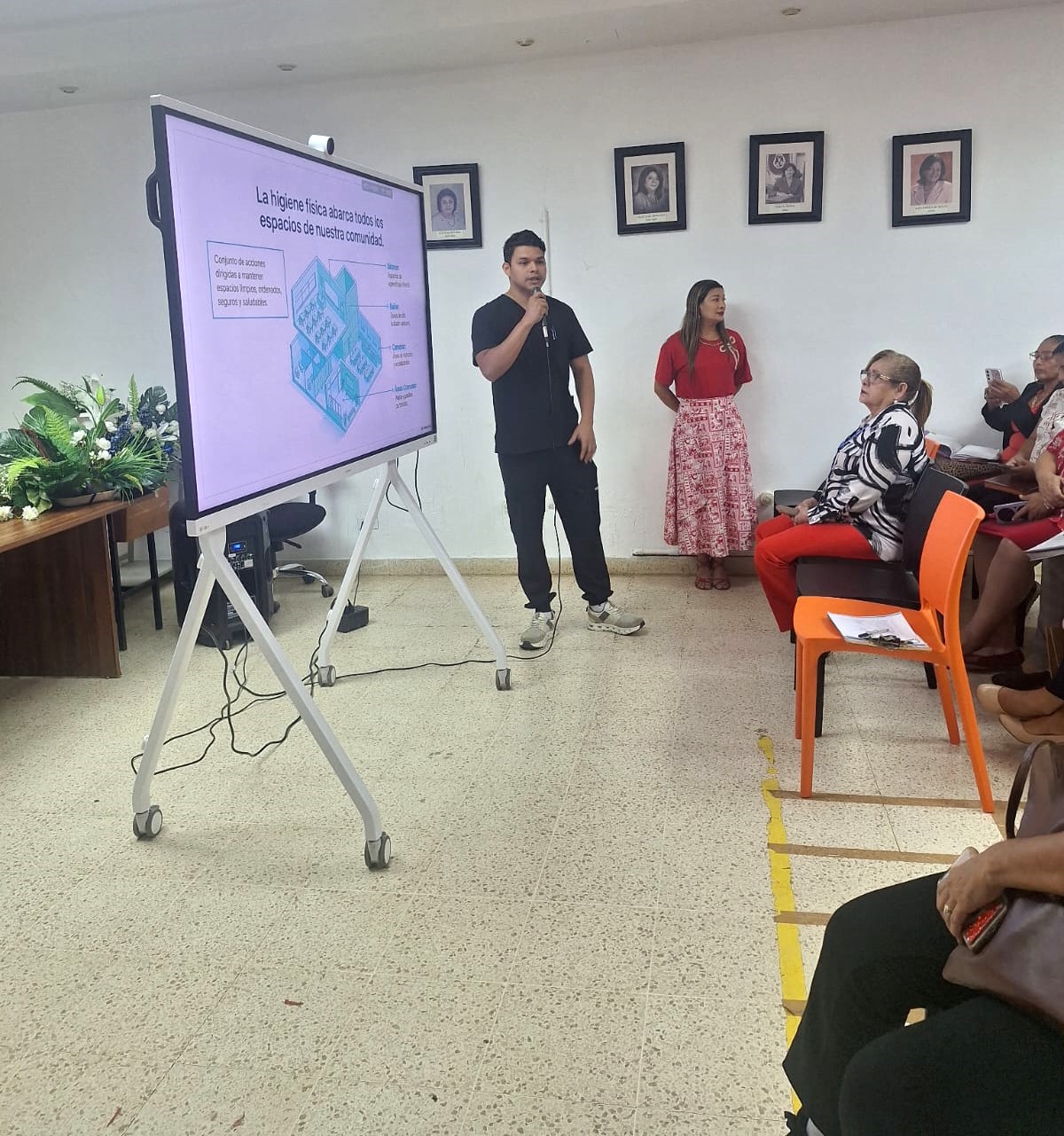 Jornada de conferencias fortalece conocimientos del personal docente y técnico en Chiriquí