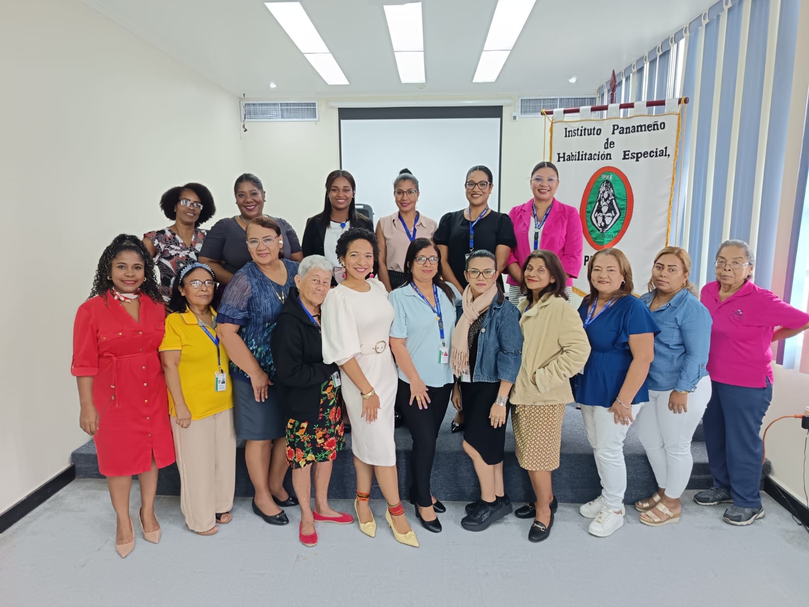 Docencia sobre salud integral de la mujer para colaboradoras del IPHE